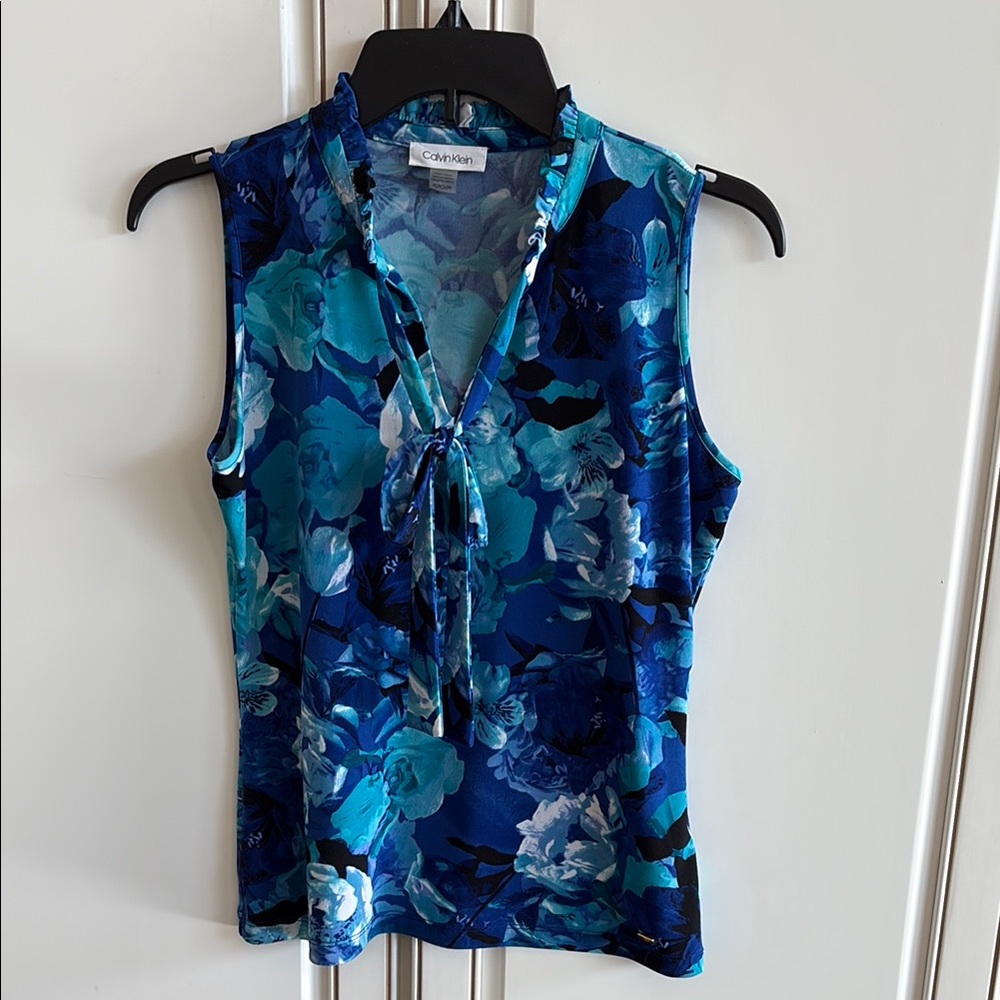 Calvin Klein Women's Blue Floral Top